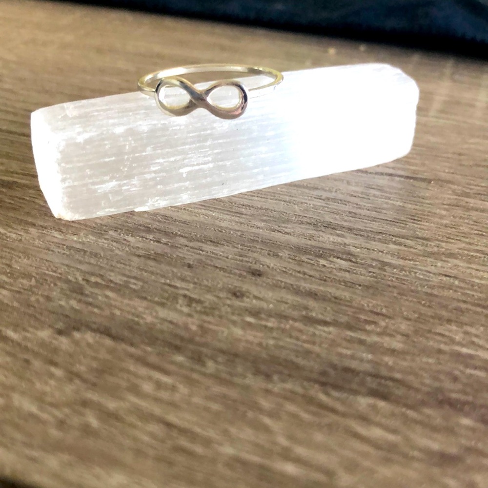 Silver dainty infinity ring (H&M)